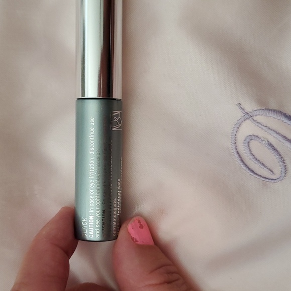 Clinique lash doubling mascara - Picture 2 of 4